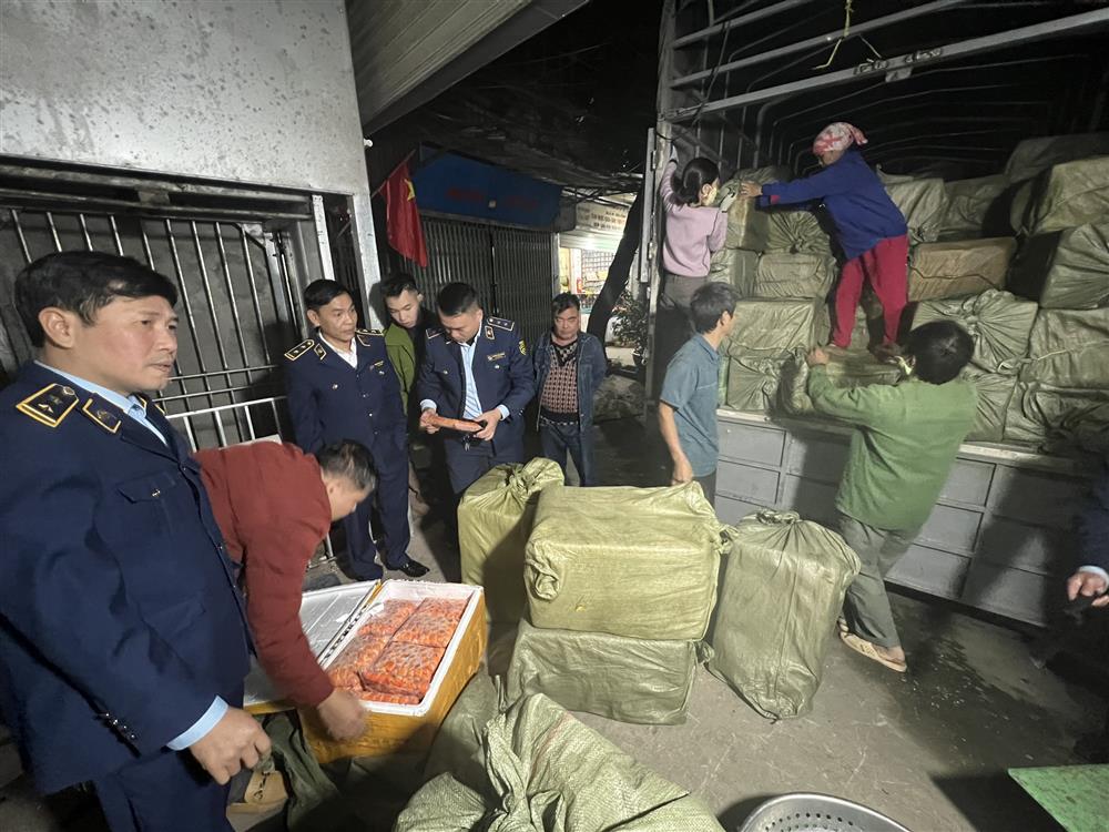 Yên Bái: phát hiện trên 7 tấn tràng trứng đông lạnh không rõ nguồn gốc